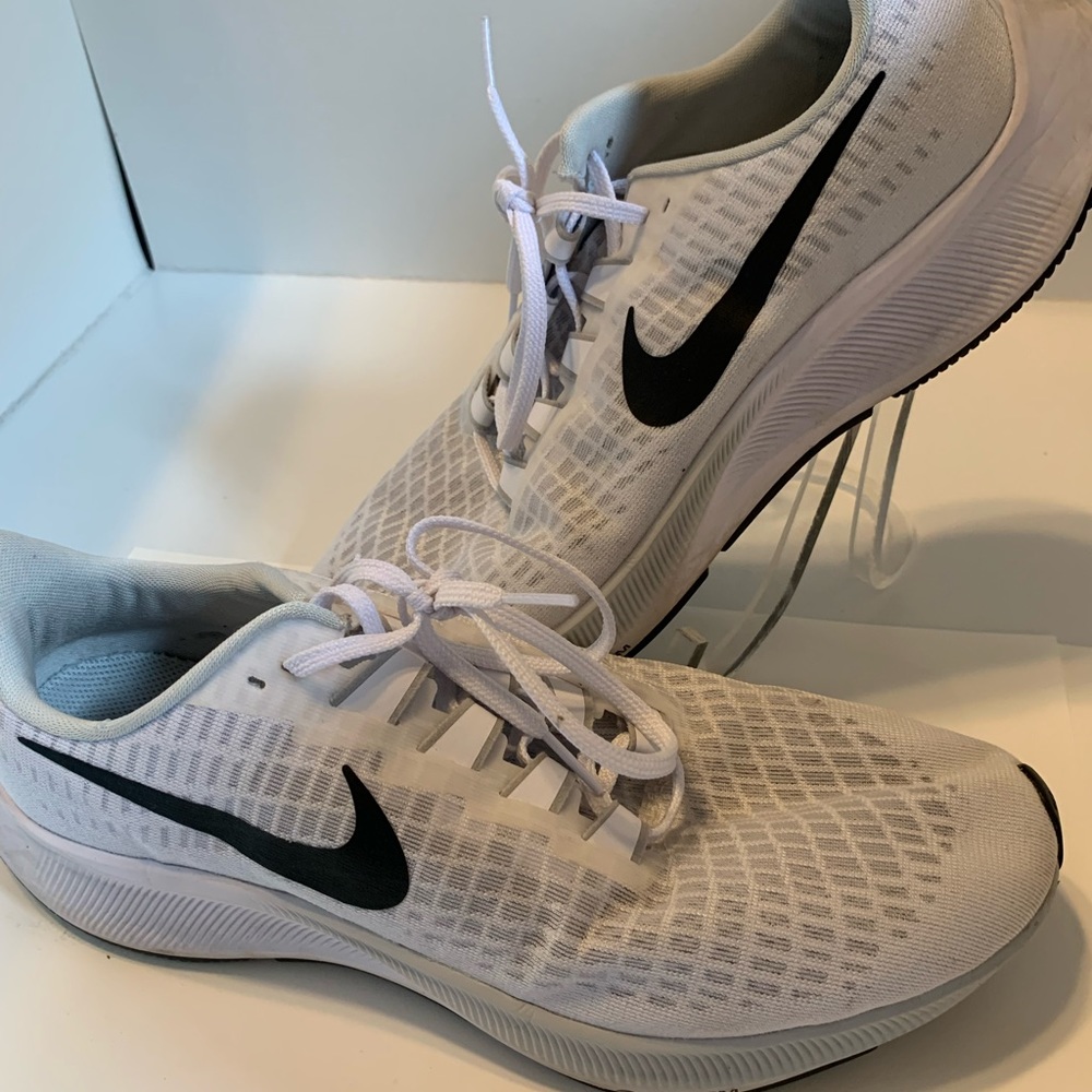 Nike Pegasus Zoom 37, Mens size 10, white/black